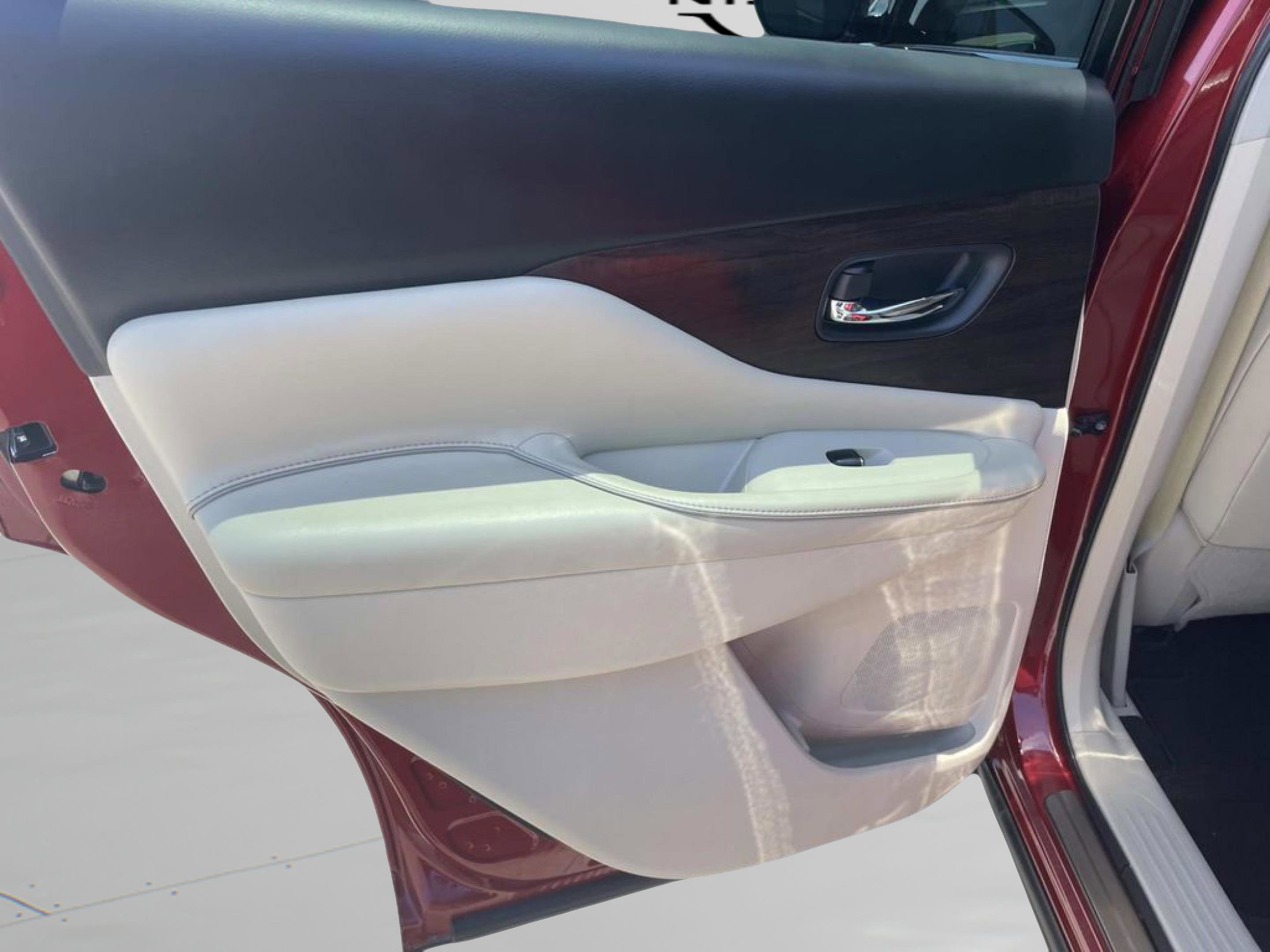 Used 2019 Nissan Murano Platinum w/ Cargo Package AWD/4WD image 13
