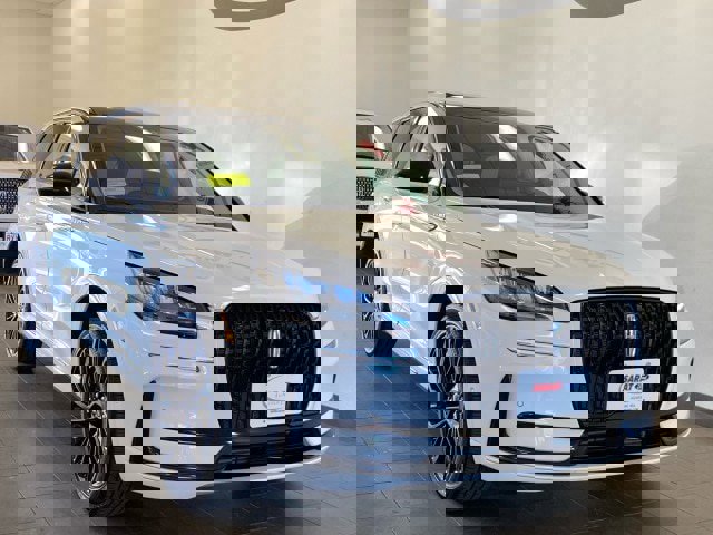 Used 2023 Lincoln Corsair AWD w/ Equipment Group 102A image 2