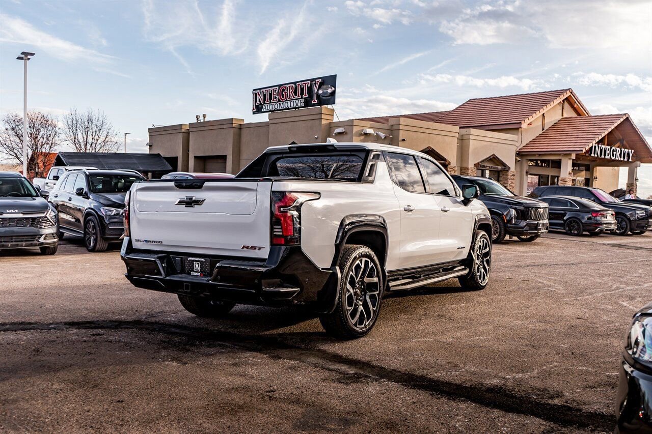 Used 2024 Chevrolet Silverado EV RST image 7