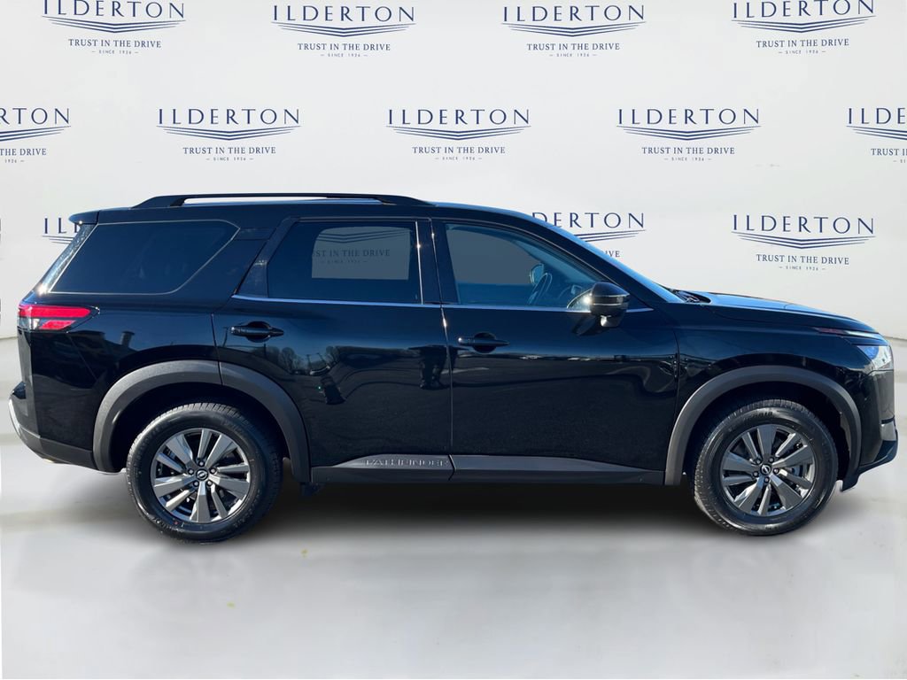 Used 2024 Nissan Pathfinder SV image 5