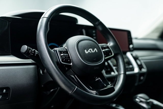 Used 2023 Kia Sorento SX image 11
