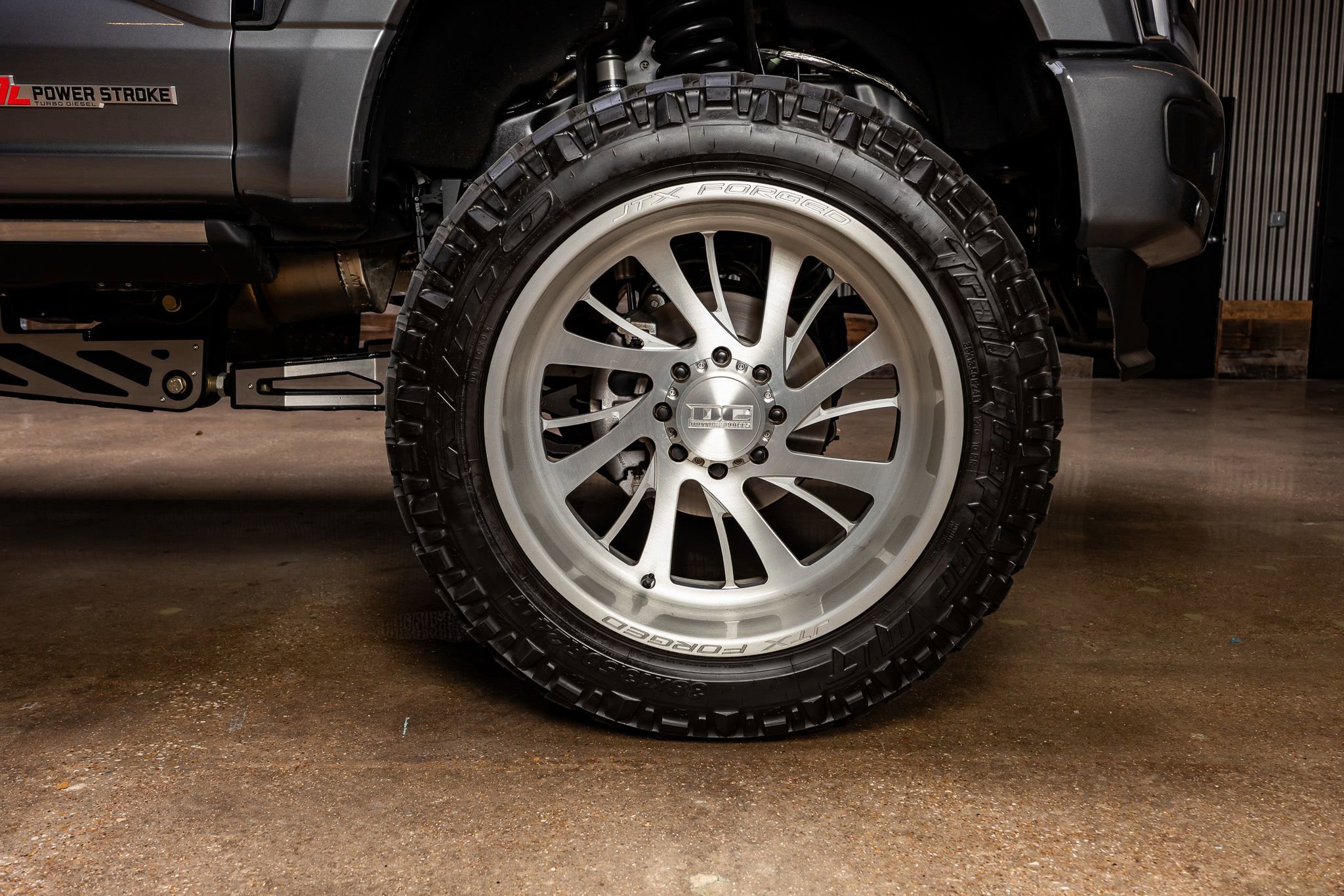 Used 2025 Ford F250 Platinum image 11