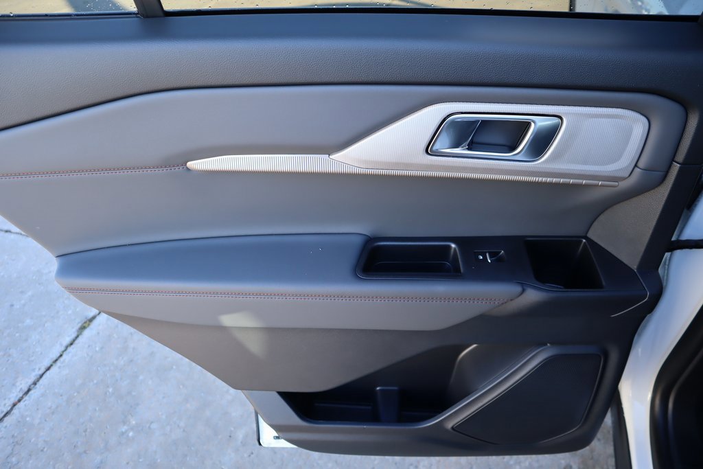 New 2026 Ford Explorer Active w/ Active Comfort Package image 18