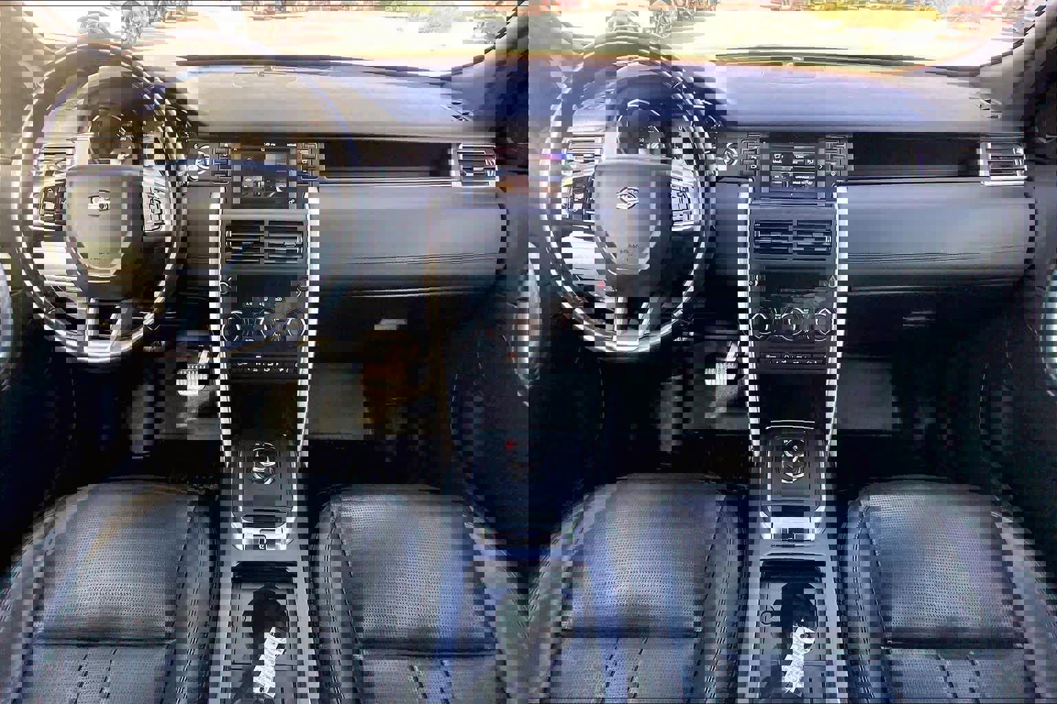 Certified 2019 Land Rover Discovery Sport SE image 14