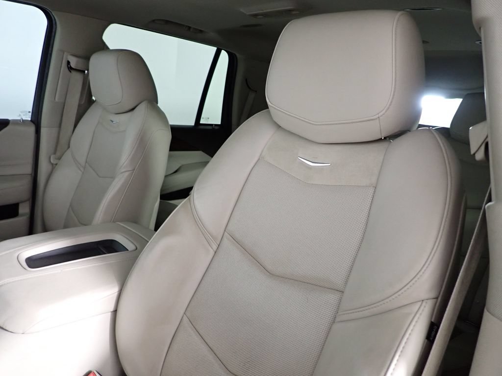 Used 2015 Cadillac Escalade Luxury AWD/4WD image 26