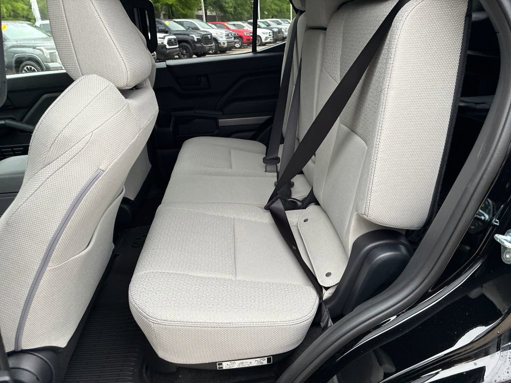 New 2026 Toyota 4Runner SR5 AWD/4WD image 16