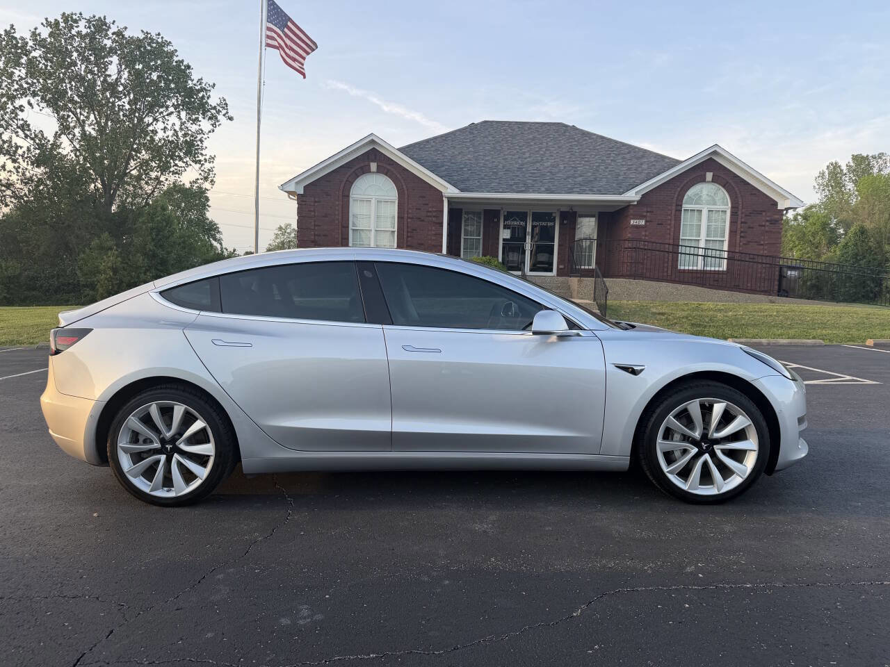 Used 2018 Tesla Model 3 Long Range RWD image 7
