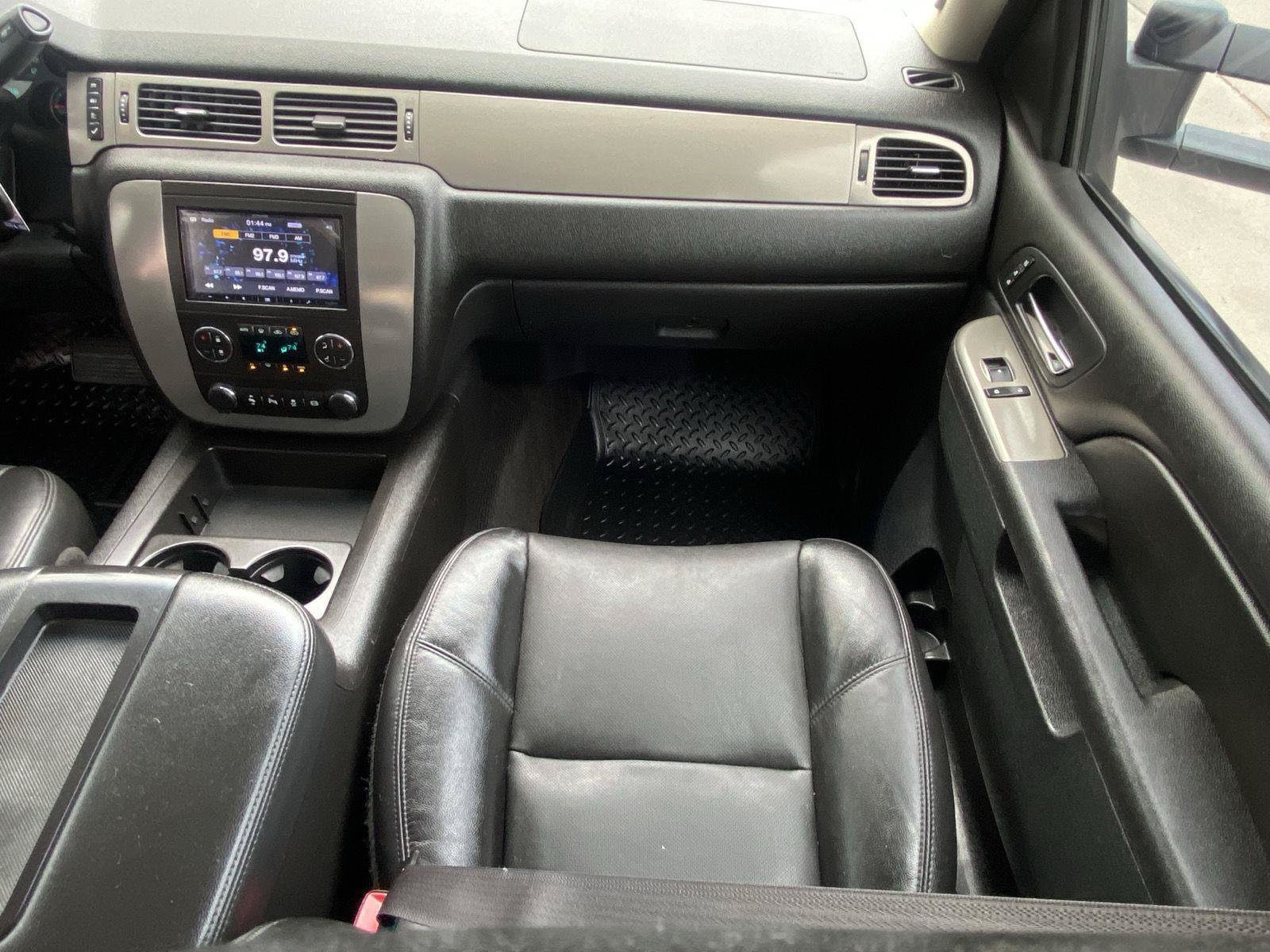 Used 2014 Chevrolet Silverado 2500 LTZ w/ LTZ Plus Package AWD/4WD image 12