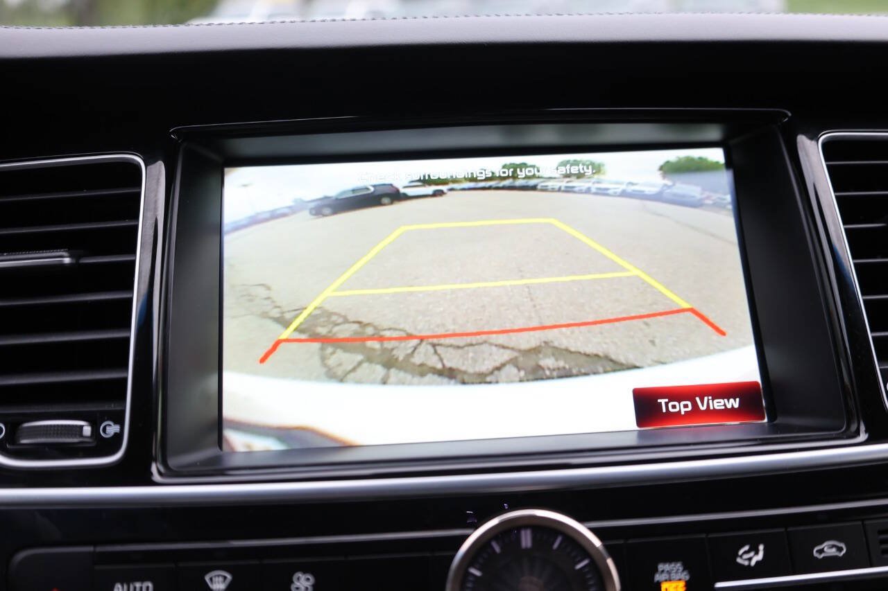 Used 2016 Kia K900 Luxury RWD image 24