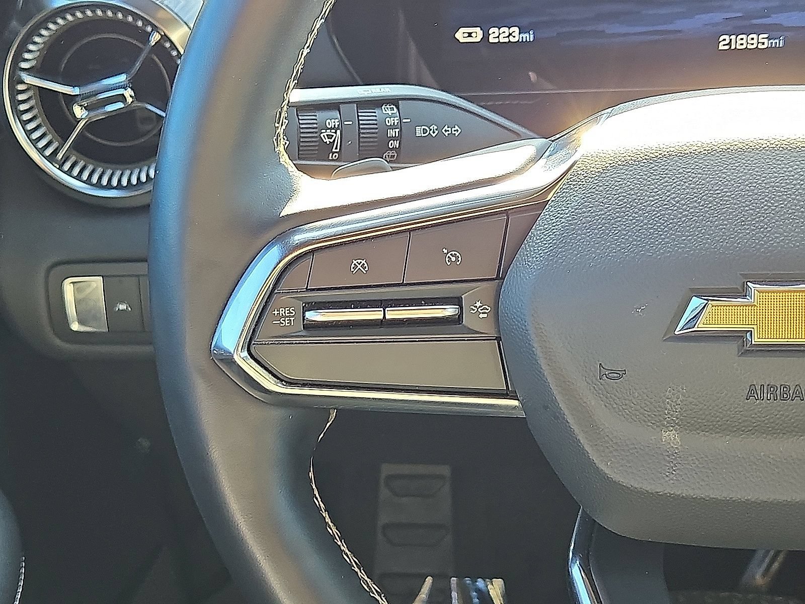 Used 2024 Chevrolet Blazer EV LT AWD/4WD image 21