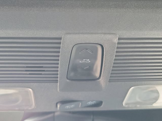 Used 2025 Ford Mustang Convertible RWD image 20