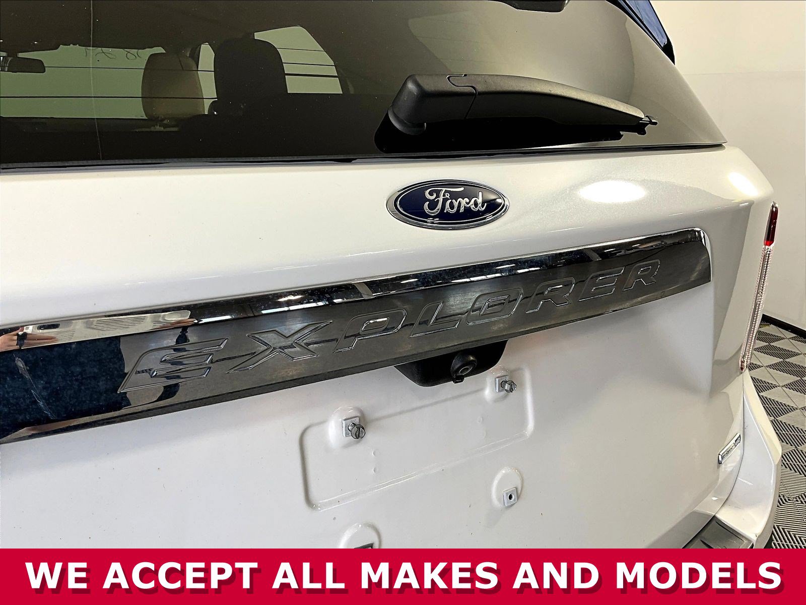 Used 2020 Ford Explorer XLT w/ Equipment Group 202A AWD/4WD image 24