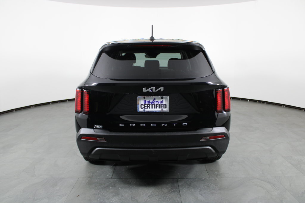 Used 2022 Kia Sorento LX FWD image 9