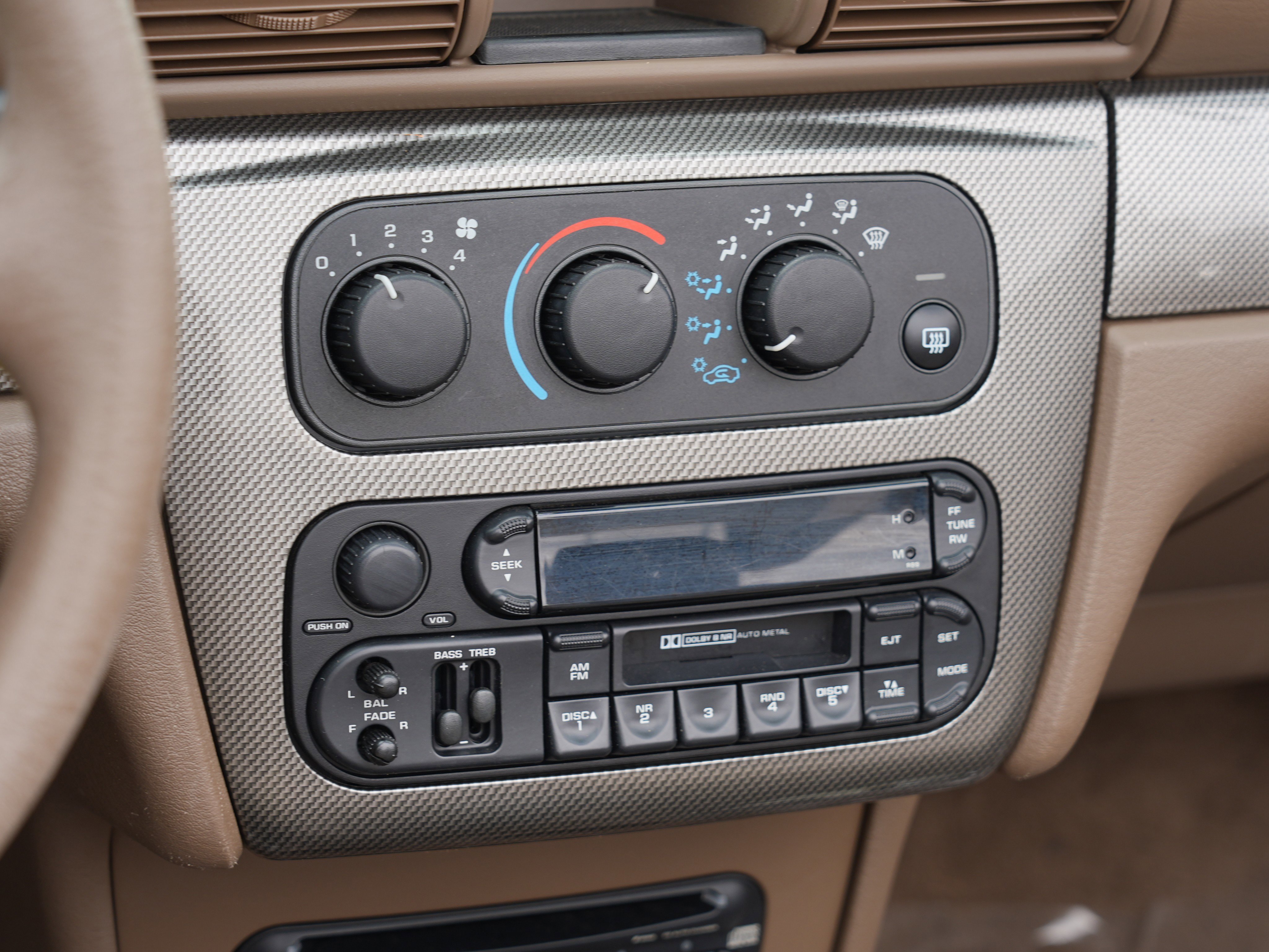 Used 2004 Chrysler Sebring GTC FWD image 23
