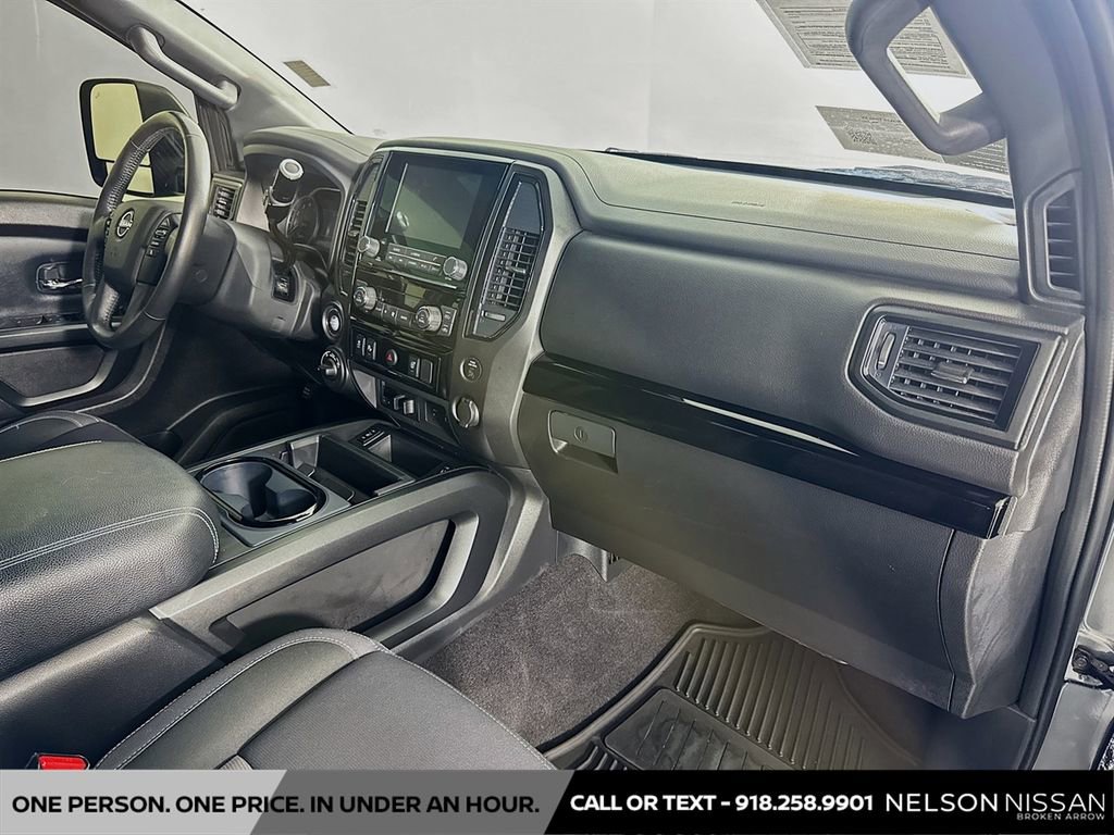 Used 2024 Nissan Titan SV image 27