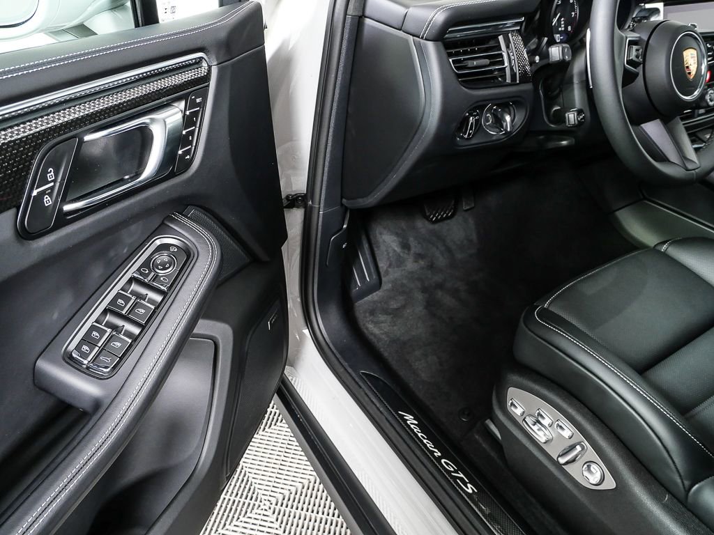 New 2026 Porsche Macan GTS image 8