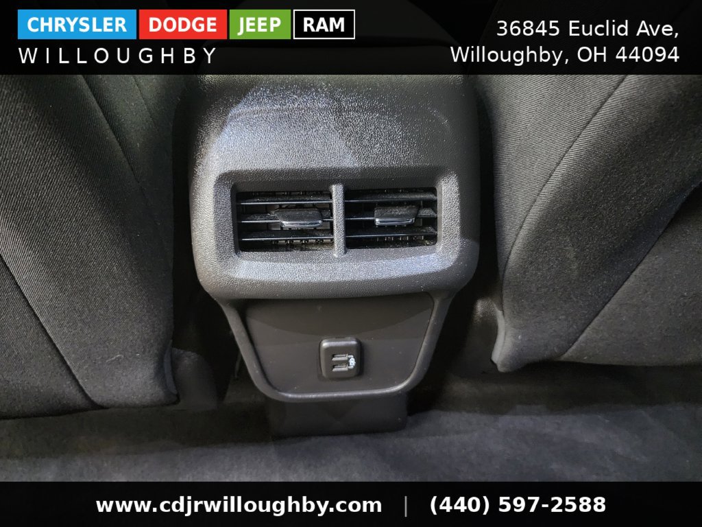 Used 2024 Chevrolet Equinox LT AWD/4WD image 29