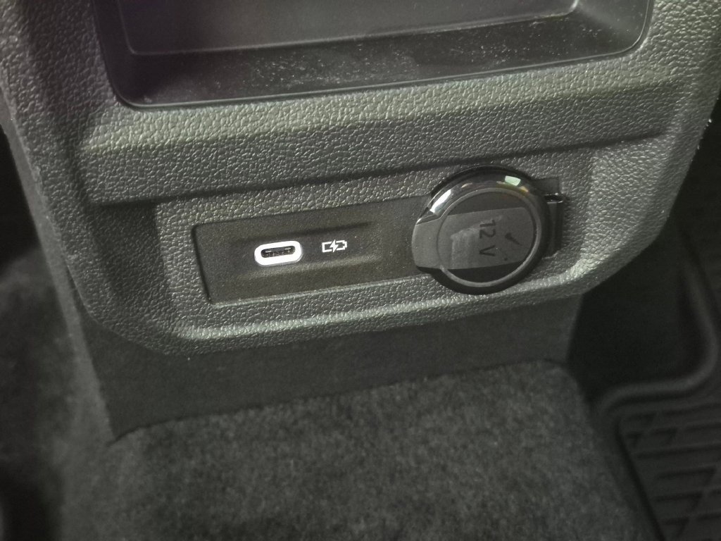 Used 2023 Volkswagen Tiguan SE FWD image 26
