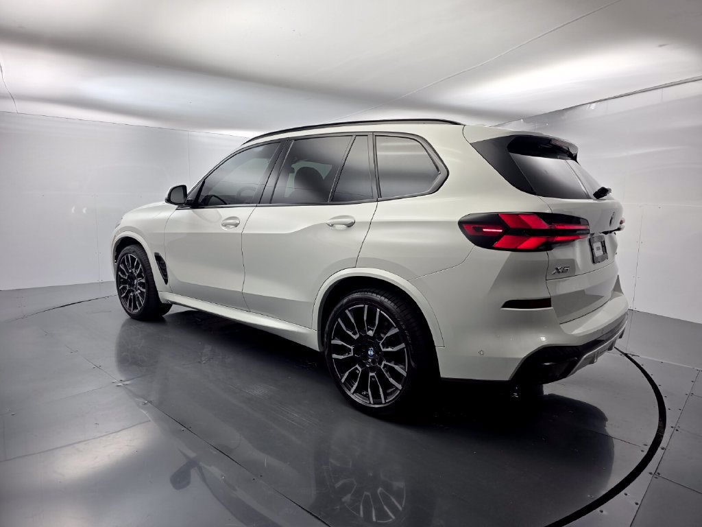 Certified 2025 BMW X5 sDrive40i w/ M Sport Package RWD image 4