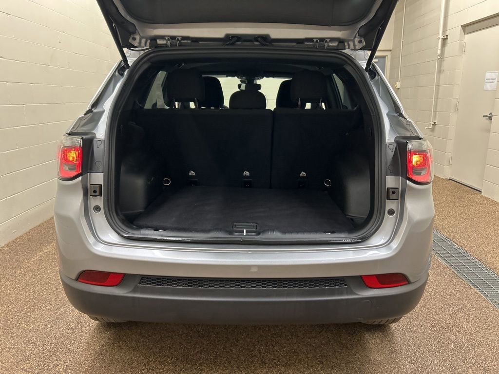 Used 2024 Jeep Compass Sport image 11
