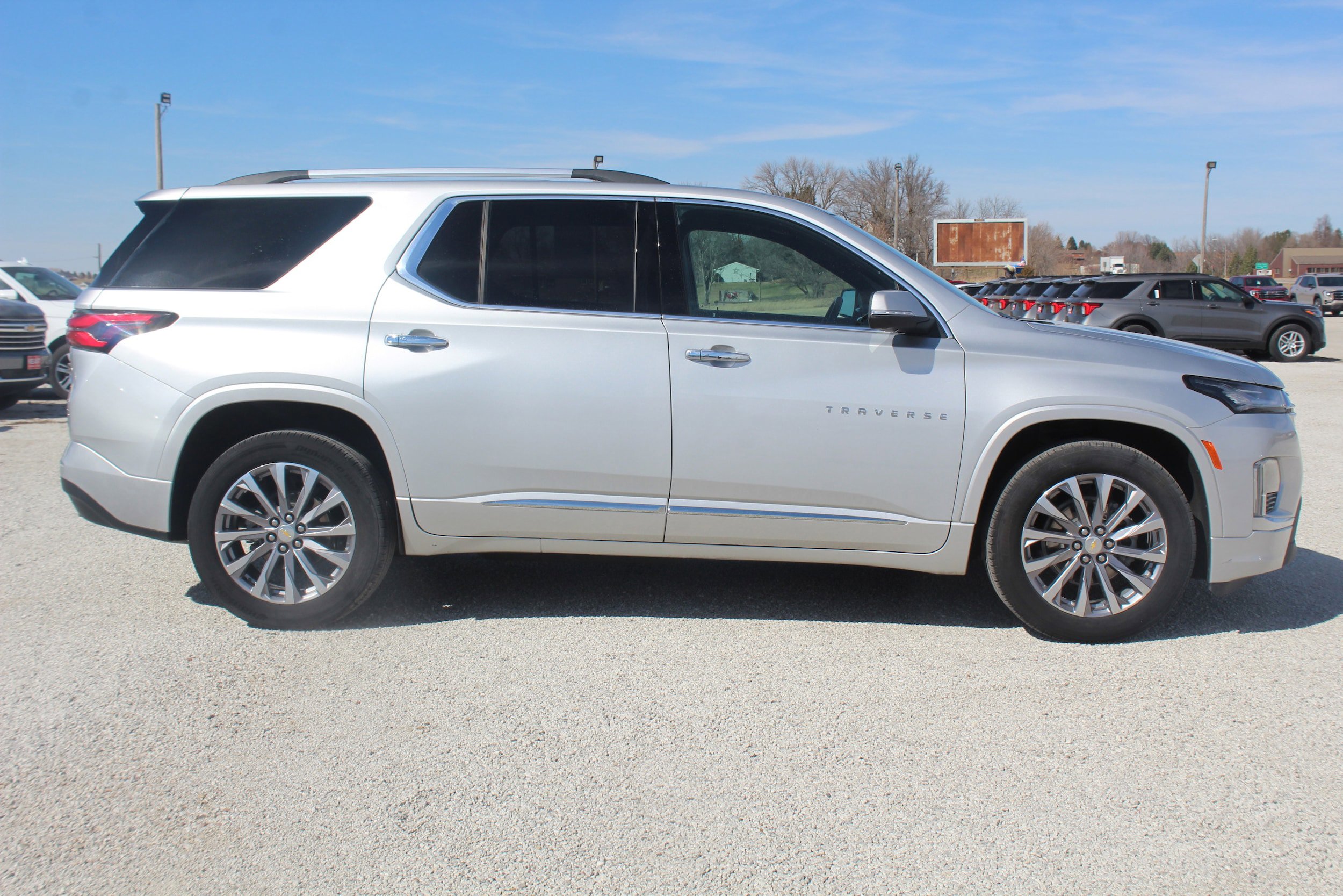 Used 2022 Chevrolet Traverse Premier w/ LPO, Floor Liner Package AWD/4WD image 4