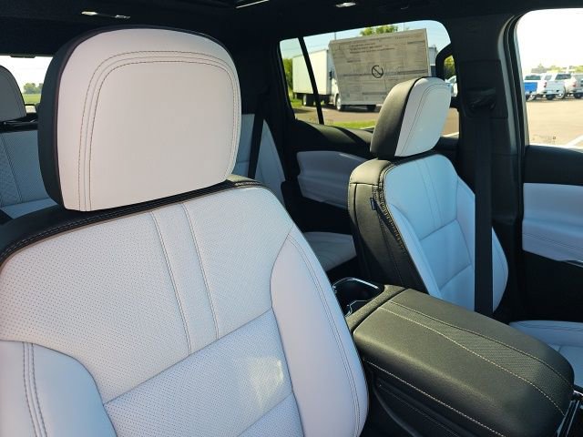 New 2026 Chevrolet Traverse High Country w/ LPO, Floor Liner Package image 34