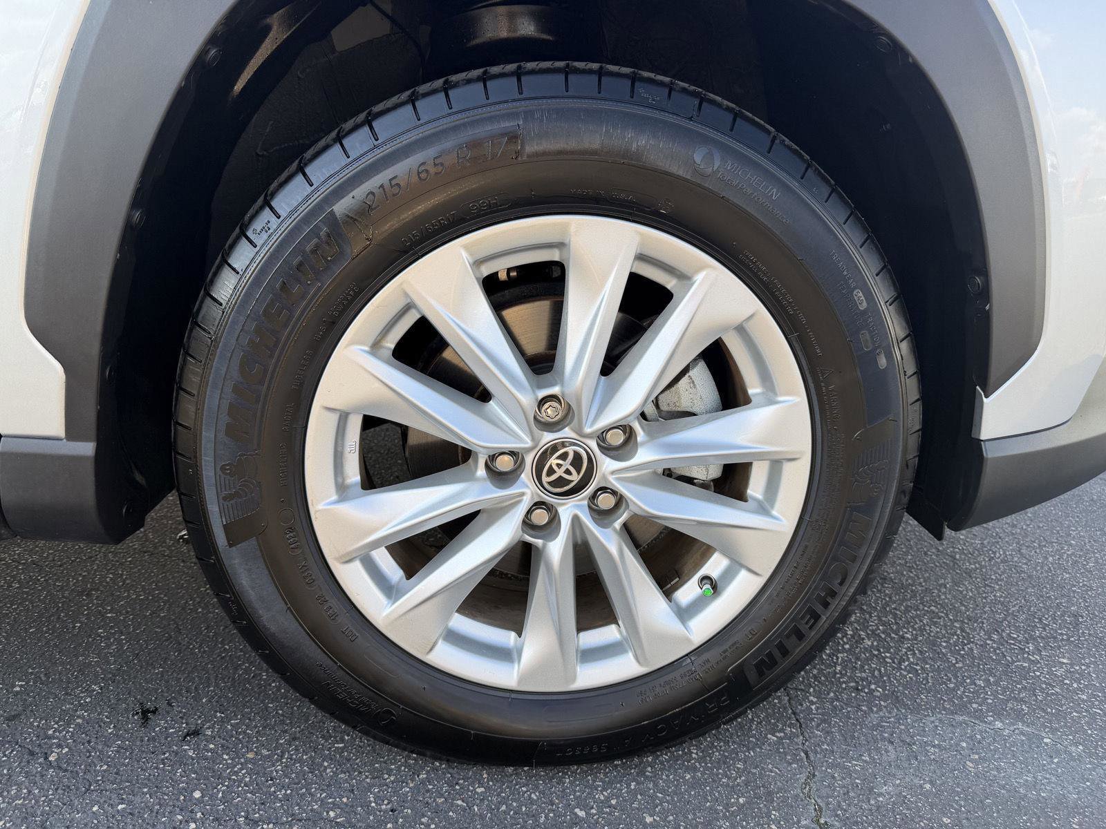 Used 2023 Toyota Corolla Cross LE image 9