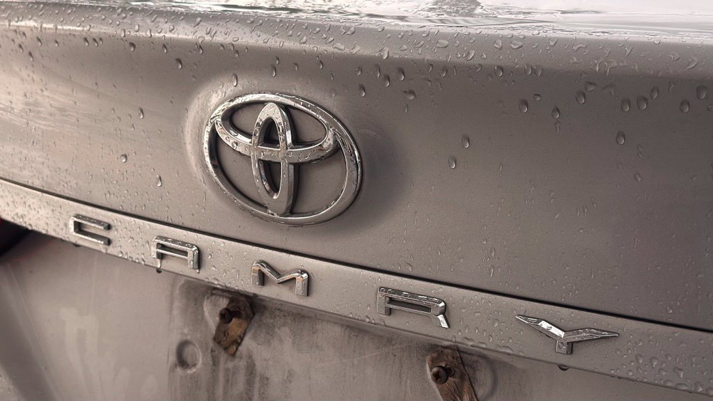Used 2020 Toyota Camry LE FWD image 11