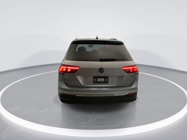 Used 2022 Volkswagen Tiguan SE AWD/4WD image 5