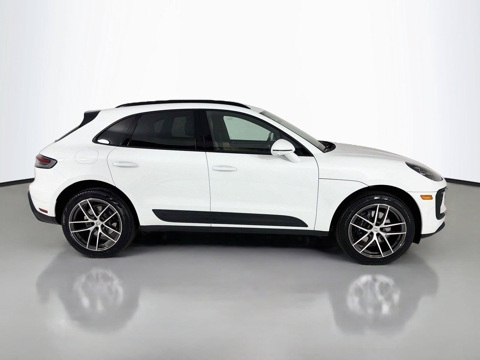 Certified 2026 Porsche Macan Turbo AWD/4WD image 30