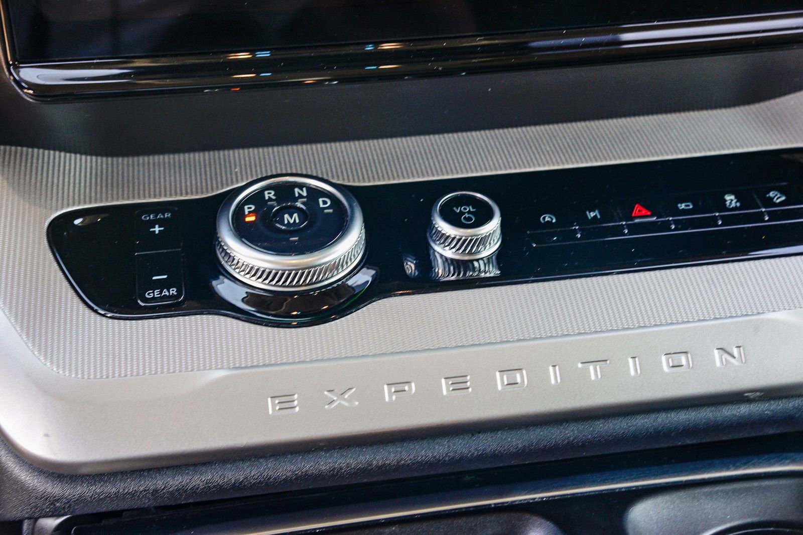 Used 2025 Ford Expedition Active image 23