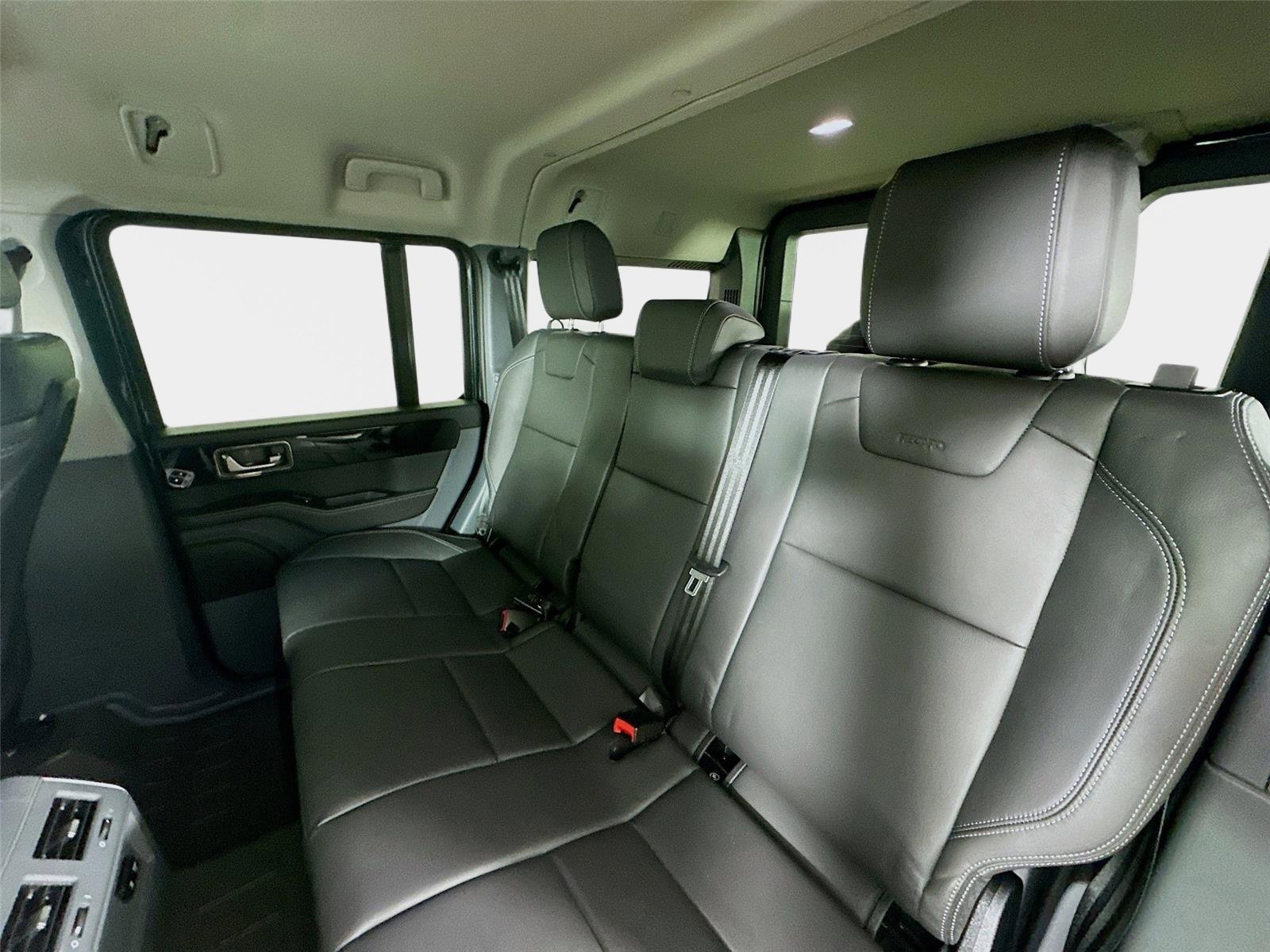 Used 2024 INEOS Grenadier Fieldmaster Edition image 37