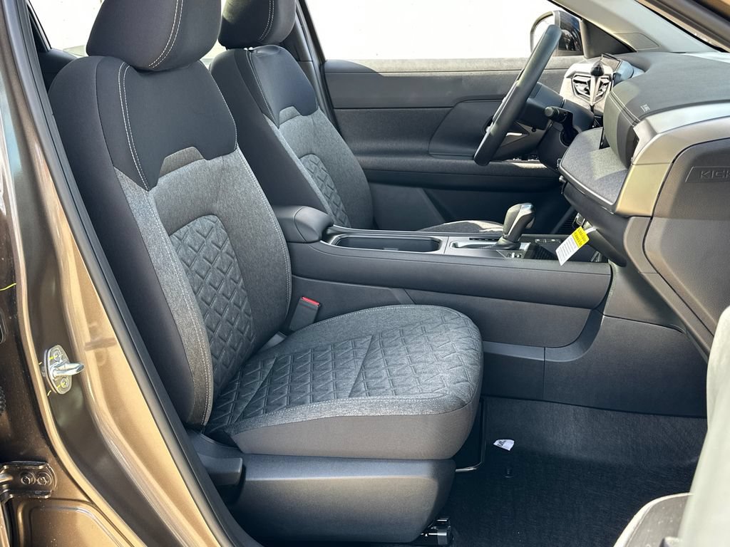 New 2026 Nissan Kicks SV w/ SV Premium Package AWD/4WD image 21