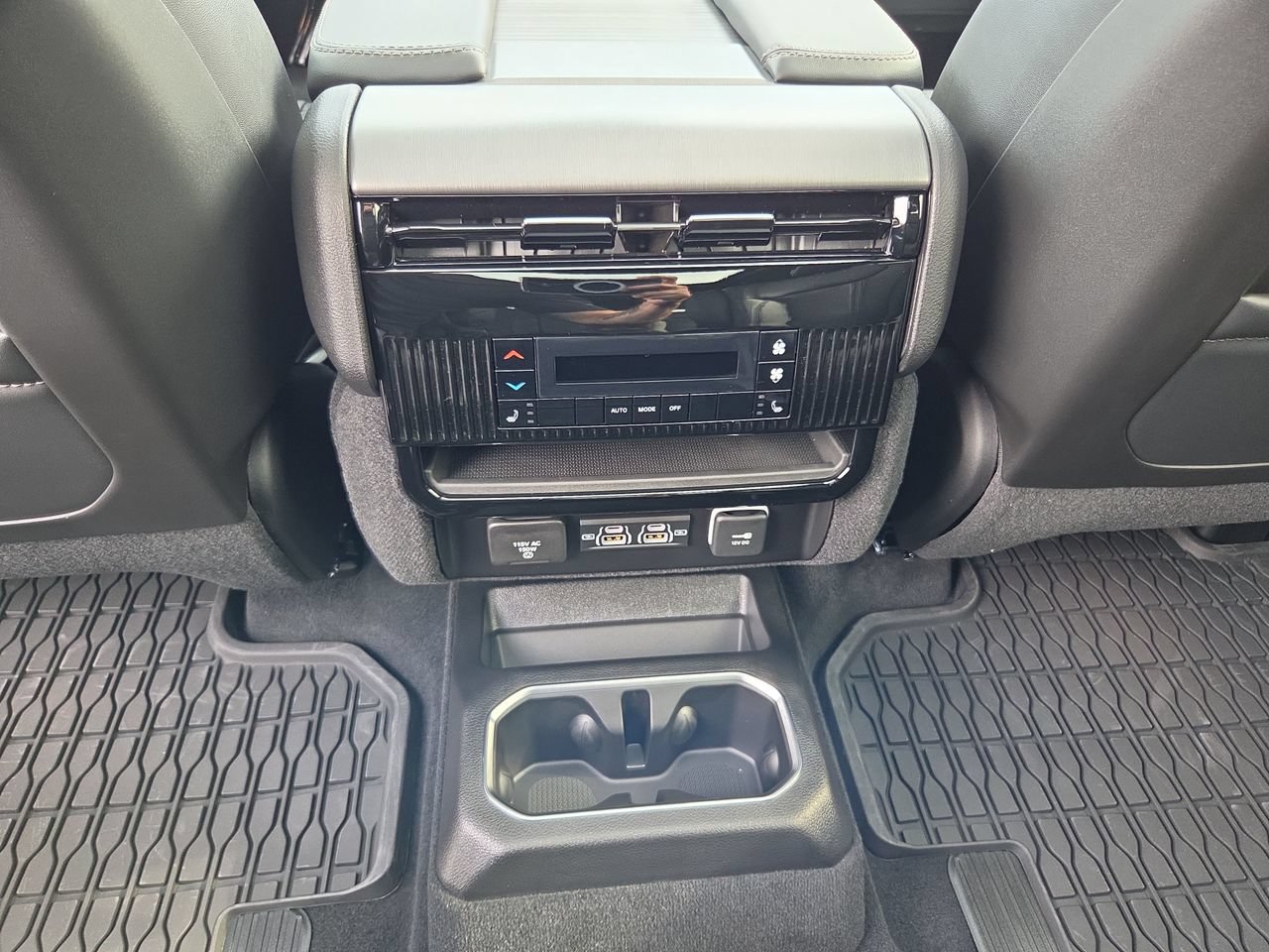 New 2026 Jeep Grand Wagoneer L Limited AWD/4WD image 19