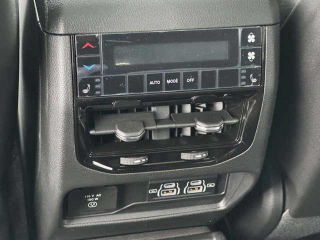 New 2025 Jeep Grand Cherokee L Limited image 32