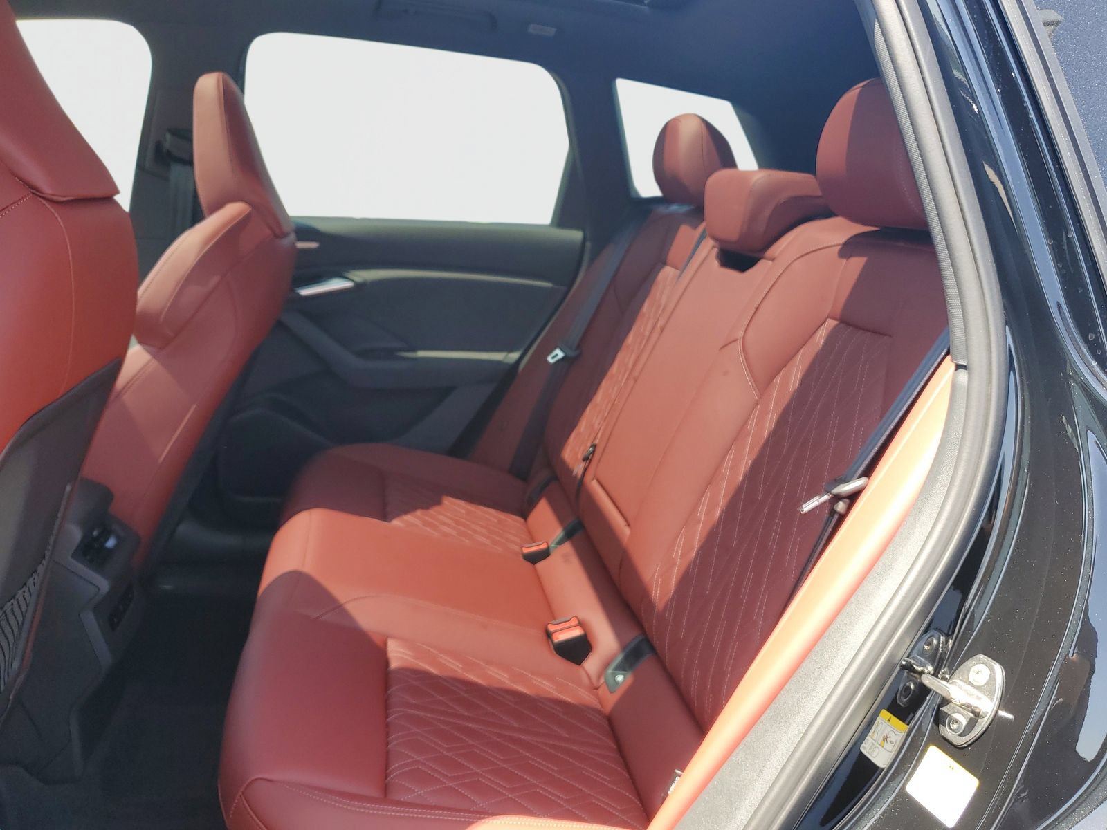 New 2027 Audi SQ6 e-tron Prestige AWD/4WD image 13