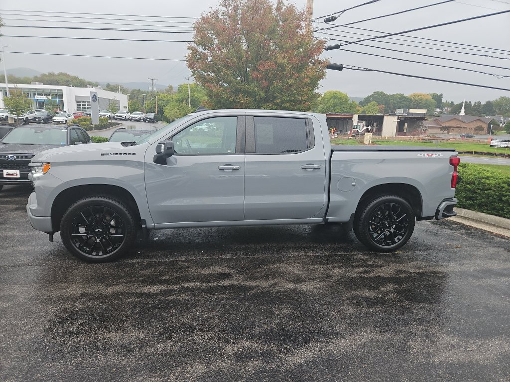 Used 2024 Chevrolet Silverado 1500 RST w/ Convenience Package II AWD/4WD image 2