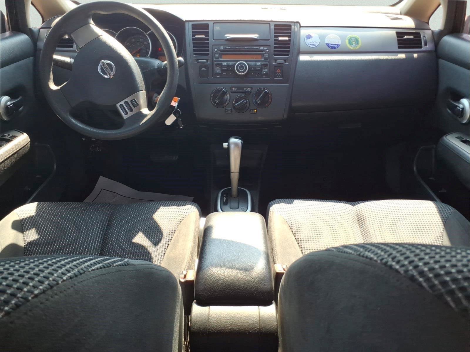Used 2010 Nissan Versa Hatchback FWD image 14