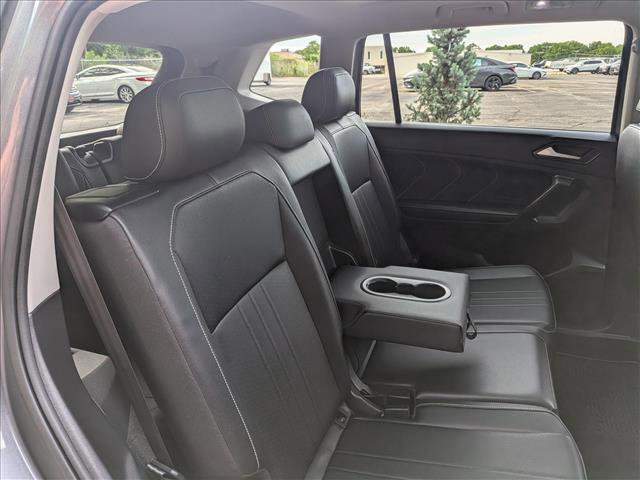 Used 2023 Volkswagen Tiguan SE w/ Panoramic Sunroof Package FWD image 15