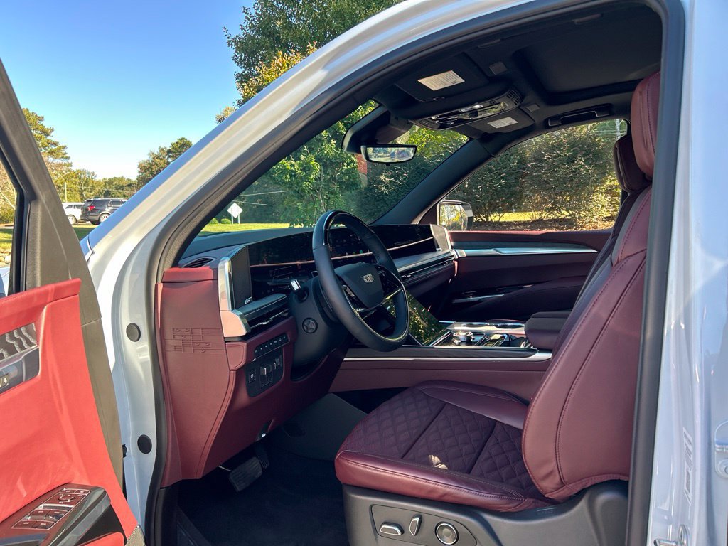 Used 2026 Cadillac Escalade Luxury w/ Touring Package AWD/4WD image 33