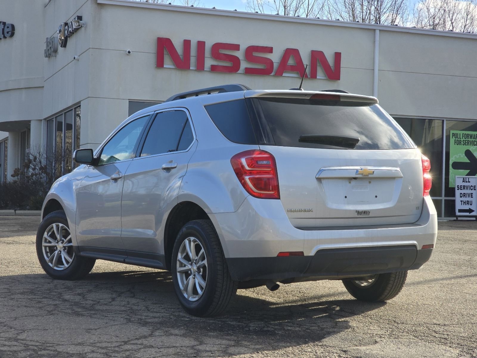 Used 2017 Chevrolet Equinox LT w/ Convenience Package image 9