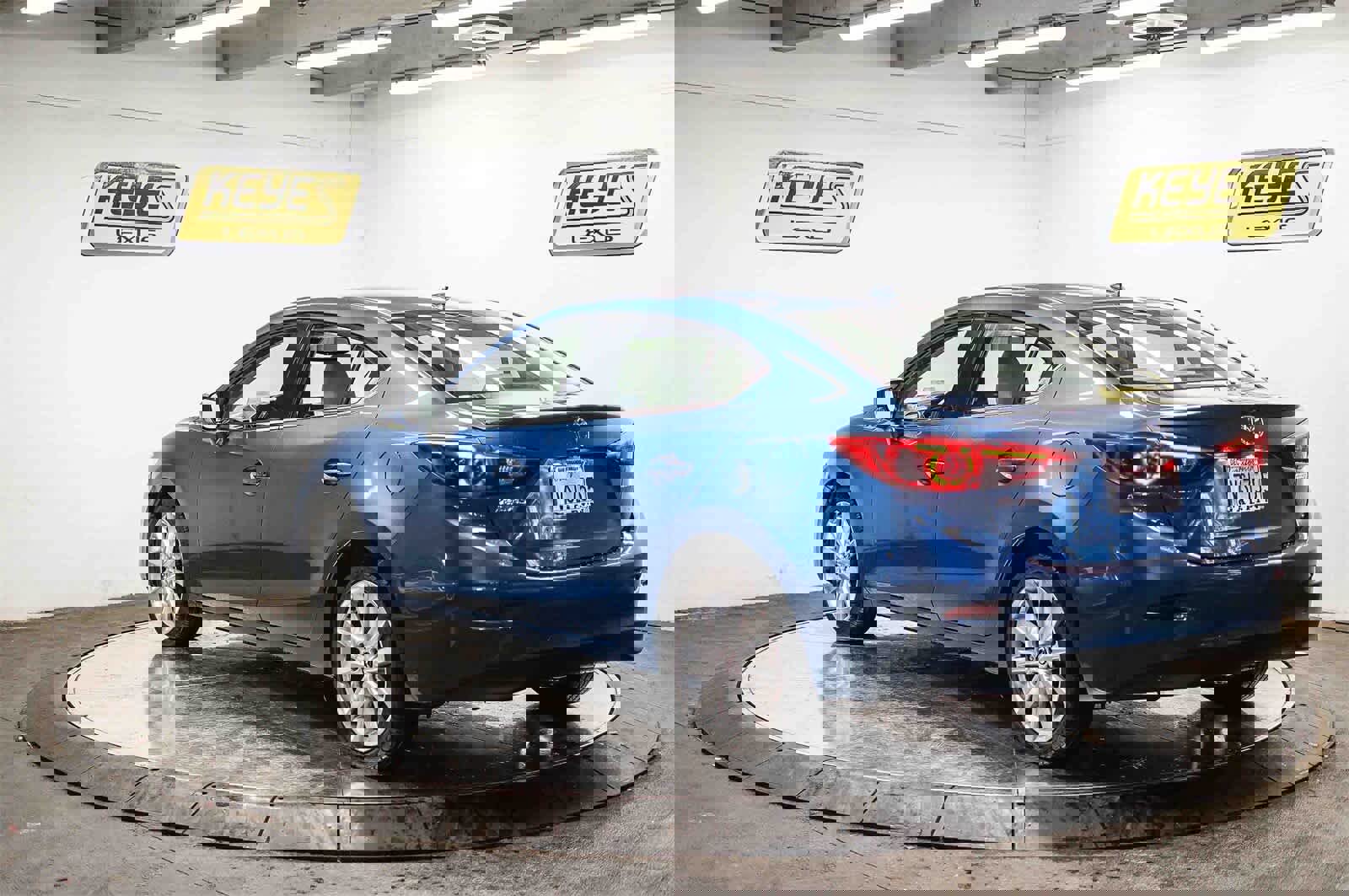 Used 2017 MAZDA MAZDA3 Grand Touring w/ Premium Equipment Package image 2