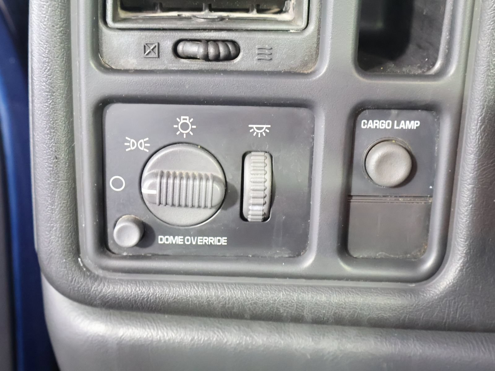 Used 1999 Chevrolet Silverado 1500 4x4 Regular Cab w/ Exterior Appearance Pkg image 25