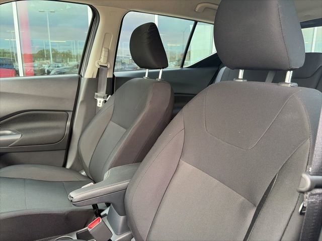 Certified 2025 Nissan Kicks Play S image 9