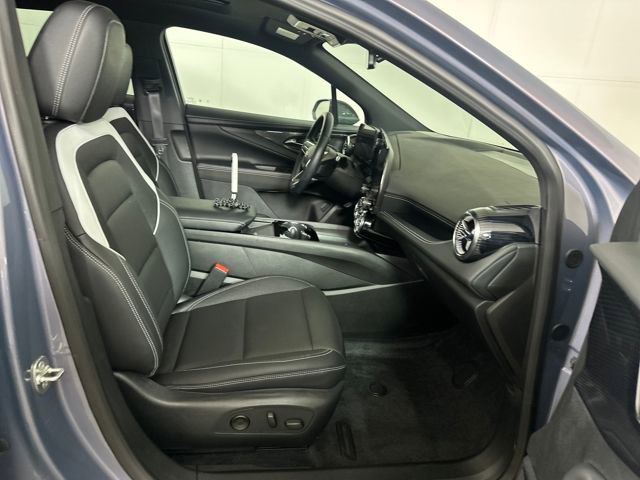 Used 2024 Chevrolet Blazer EV LT image 25