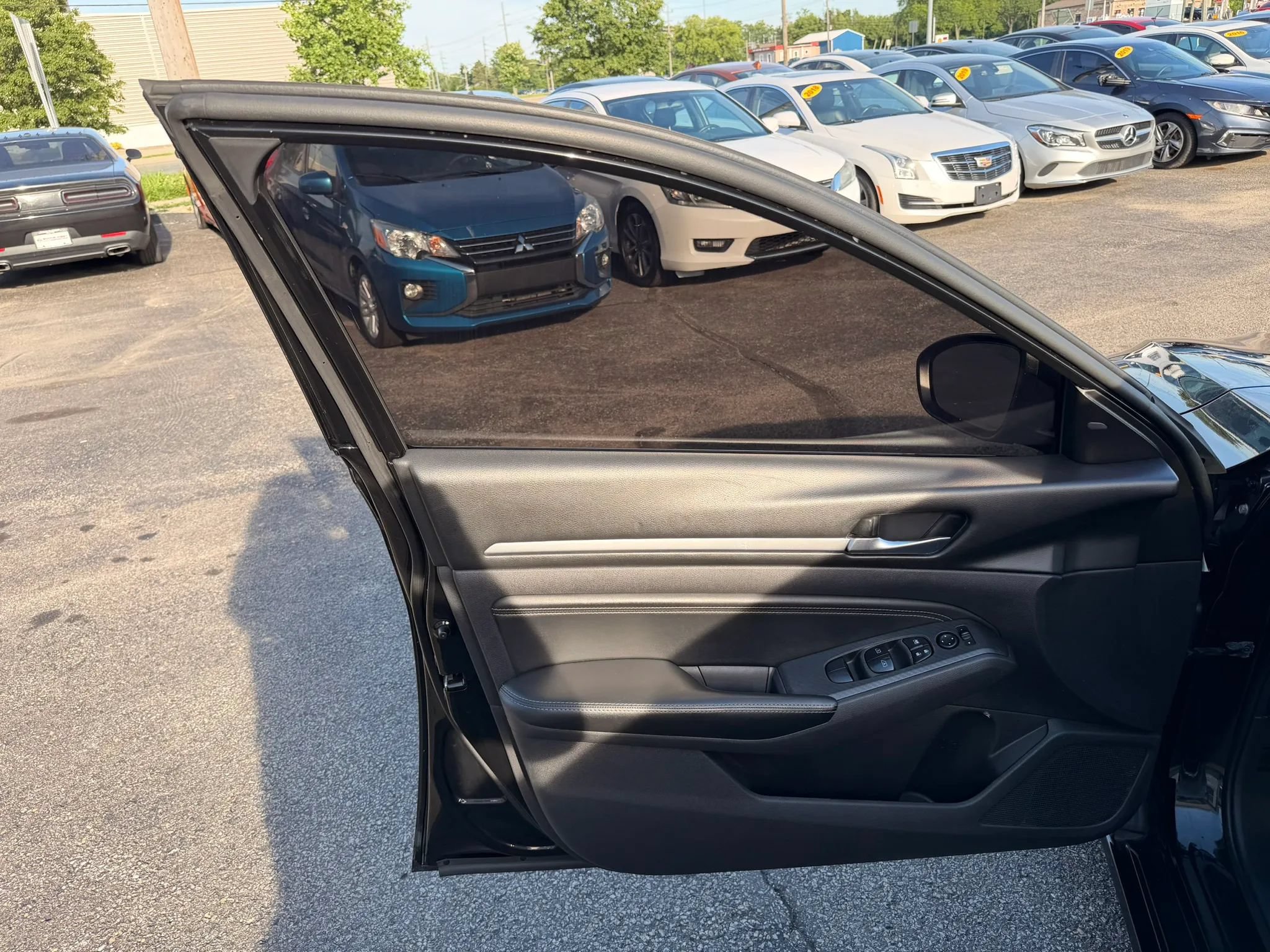Used 2019 Nissan Altima 2.5 SV FWD image 11
