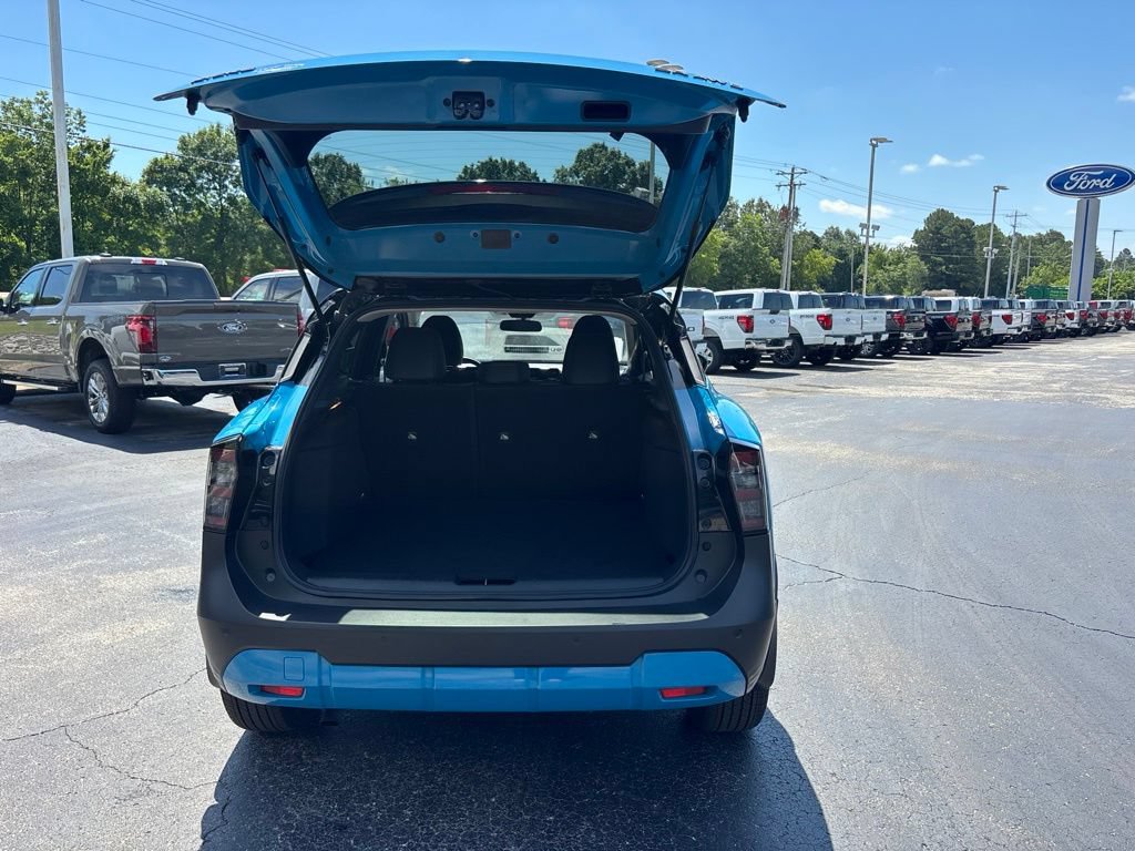 Used 2025 Nissan Kicks SR AWD/4WD image 12