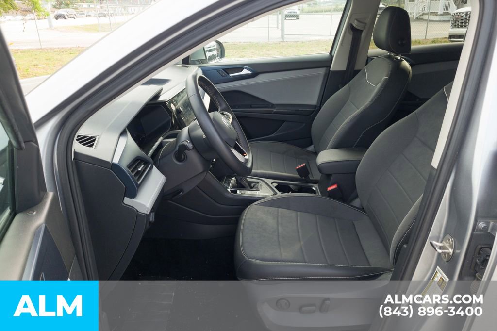 Used 2024 Volkswagen Taos SE FWD image 6