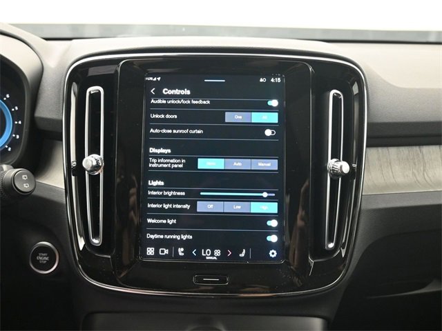 Used 2024 Volvo XC40 B5 Plus w/ Climate Package image 18