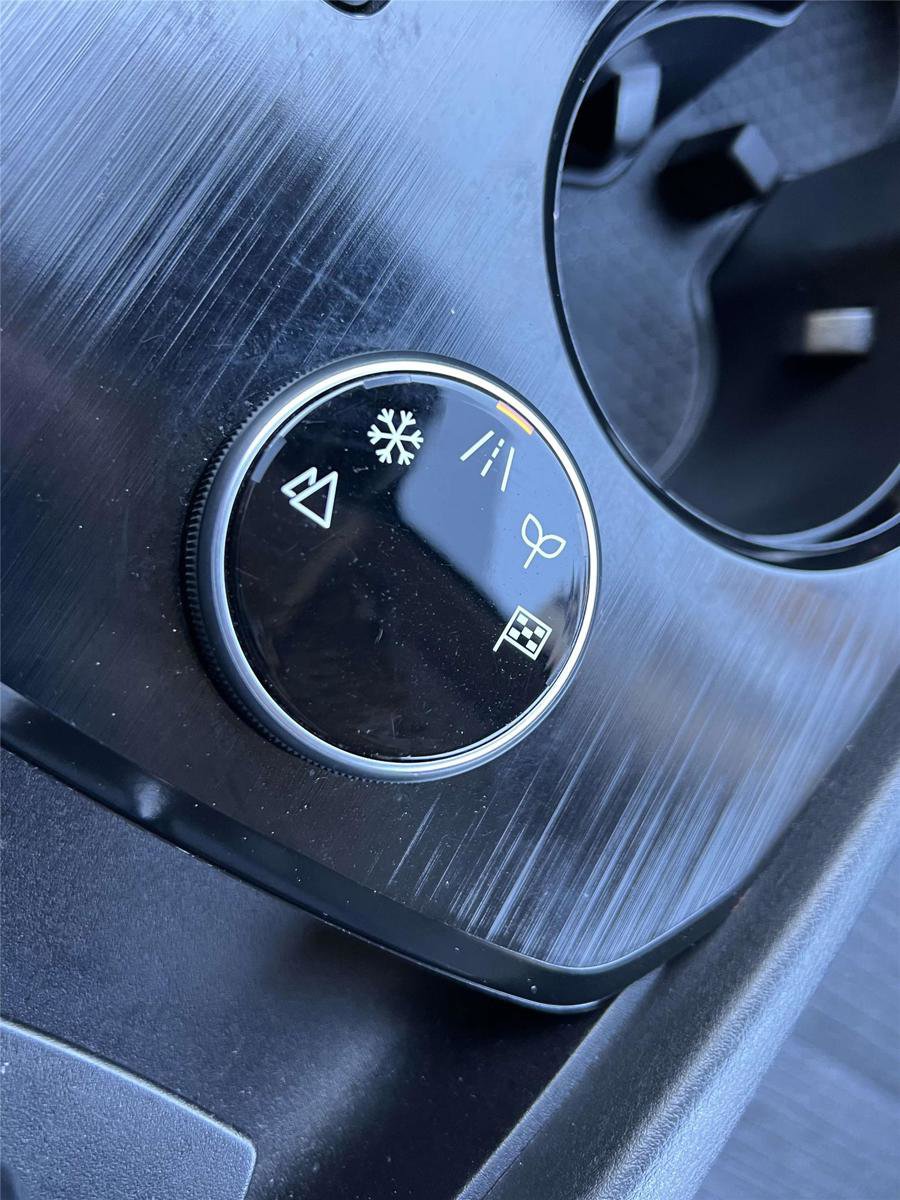 Used 2023 Nissan Rogue SV image 36